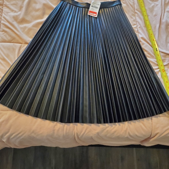 Soprano Dresses & Skirts - Skirt